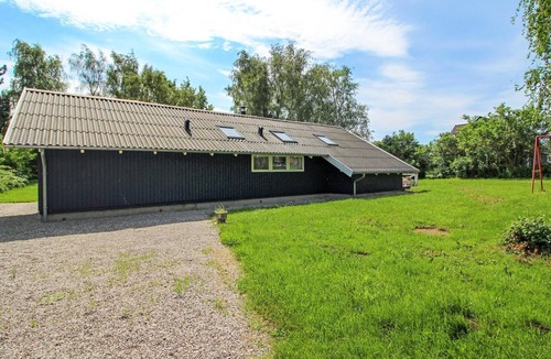 Vibæk Strand House | "Ejvi" - 700m from the sea by Interhome