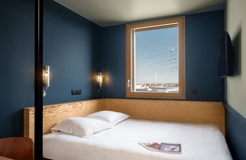 Vanves Hotel | EKLO Paris Porte de Versailles