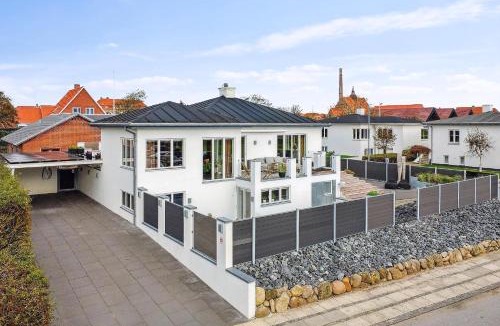 Ringkobing House | Eksklusiv Ferieoase Med Plads Til Hele Familien, Med Udsigt Til Fjorden