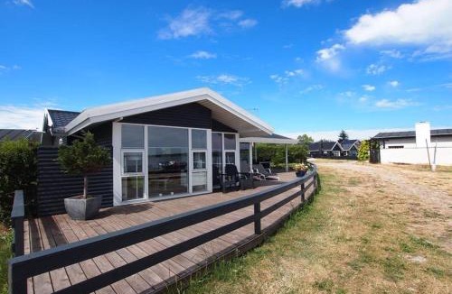 Munkebo House | Eksklusiv sommerhus beliggende i vandkanten