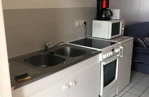 Ver-sur-Mer Apartment | Eléonore, duplex, shared courtyard near sea (3)