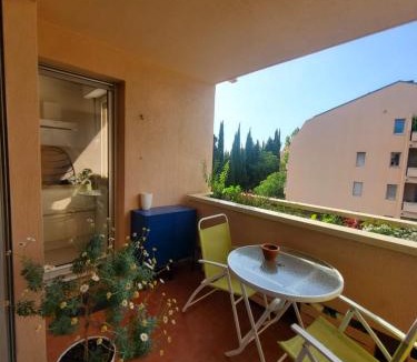 Beaux Arts-Boutonnet Apartment | El Albaricoque - T2 Boutonnet