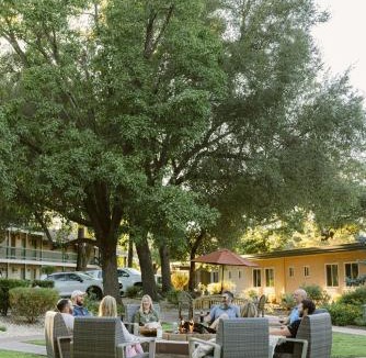 St. Helena Hotel | El Bonita Motel