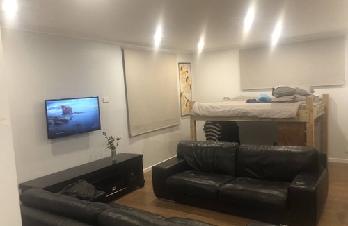 Nunawading House | El Casa Rancho - Explore Melbourne from the leafy east!