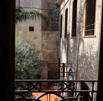 Saint-Hippolyte House | El Castell Embruixat