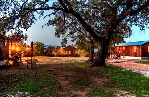 Llano County Cabin | El Castell on the Llano River [Cabins C + D]