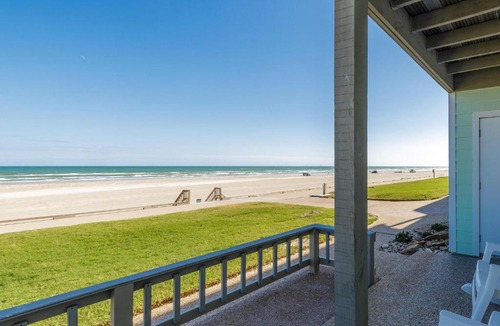 Corpus Christi House | El Constante 105