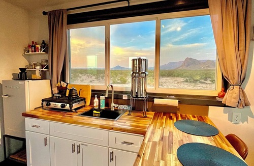 Alpine House | El Coyote Terlingua - Red Bluff