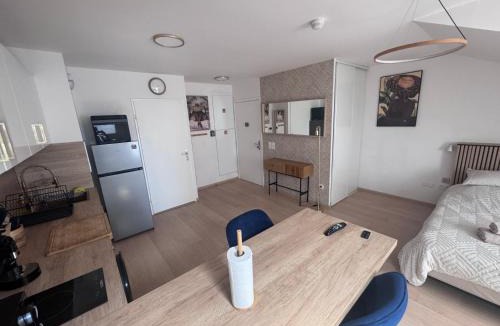 Villiers-le-Bel Apartment | El Cubanito Havana - Studio 30m2 - Aéroport CDG & Paris