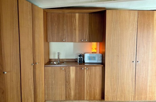 Ullastret Apartment | EL FORT DúLLASTRET. Apartment 1. Studio with King Size bed.