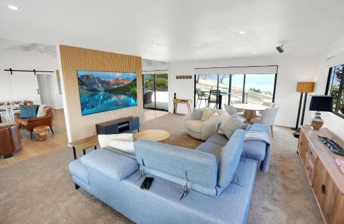 Goughs Bay House | El Gallo Pinto