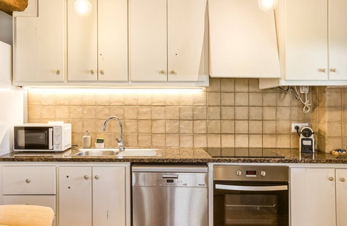 Beguda House | El Graner & El Niu – Two Homes Forming a Shared Space for Group Enjoyment