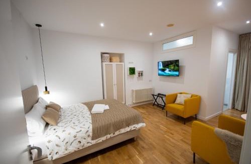 Lleida Bed & Breakfast | El jardí de l'avet