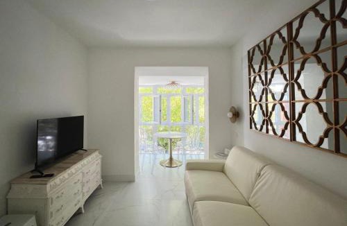 Burgos Apartment | El Jardín de María Luisa Suites