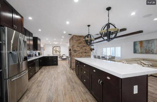 Ludlam Villa | El Laguito