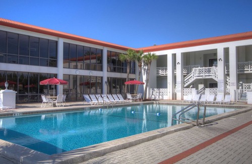 Harold Condo | El Matador 256 - Fifth floor unit