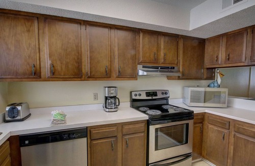 Harold Condo | El Matador 256 - Fifth floor unit