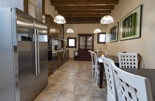 Lerin Apartment | 'El Mochuelo' Room with Mountain Views, Wine Cellar, and Unlimited SPA Access