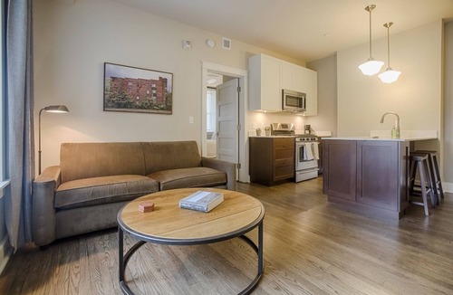 Midtown Bed & Breakfast | El Moore Lodge