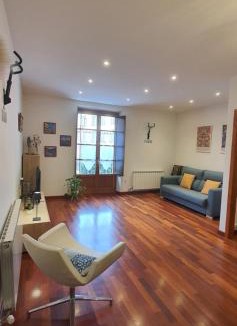 Camprodon Apartment | EL MUSSOL DE LA VILA Camprodon, balconets amb vistes a la plaça