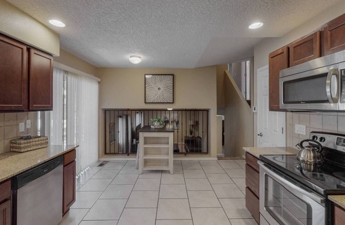 Heritage Hills House | El Paseo Reale, near the Foothills