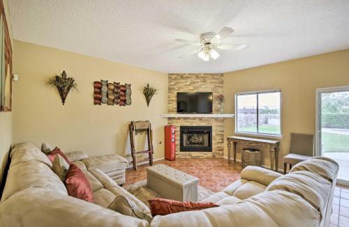 El Paso House | El Paso Retreat w/Pool: 11 Mi to Downtown!