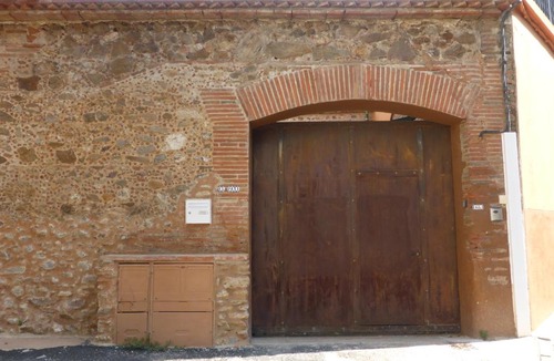 Montauriol Apartment | El pati català