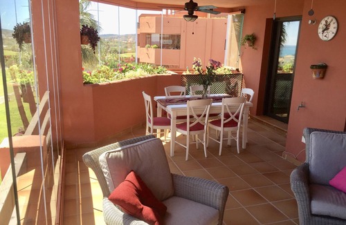 Casares Apartment | El Patio de Doña JulianStunning front line 18th hole & full Sea views