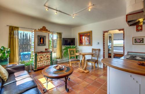 El Prado House | El Prado Couple's Escape w/Hot Tub!