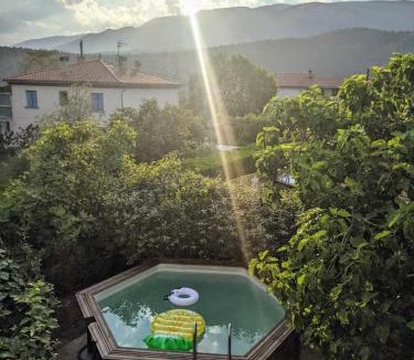 Corneilla-de-Conflent Apartment | El Solà - Appartement avec accès piscine et jardin