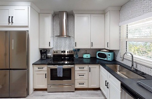 Downtown Apartment | El Tropicale Vacation Rentals