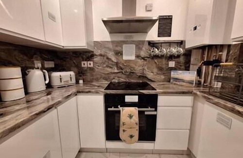 Northampton Apartment | El Tropico at Sunny Waves