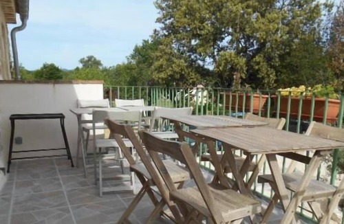 Allegre Les Fumades Apartment | Elaia