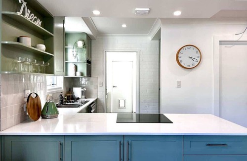 Elanora Heights Apartment | Elanora Escape- Hillside Retreat