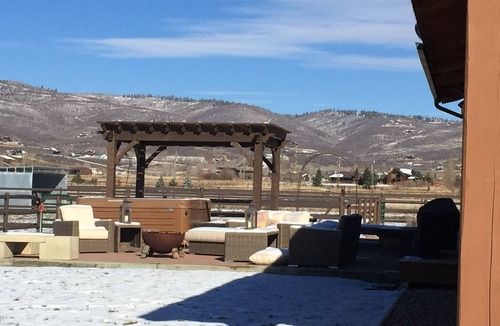 North Snyderville Basin House | Elbow Room Ranch - Queen Suite