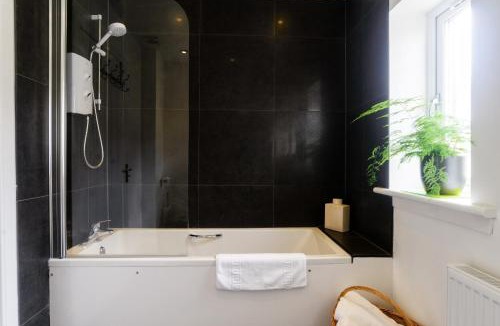 St. Andrews Cabin | Elderburn Lodges