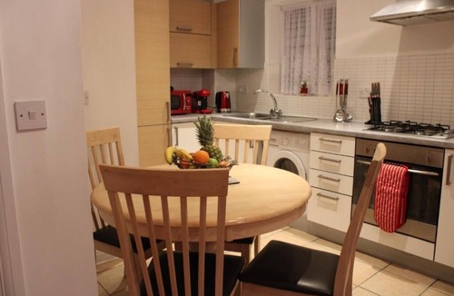 Alibon Apartment | Eldridge Court Apartment