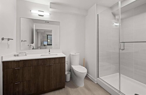 NoMa Hotel | Electric Car Charging Available! nr Capitol 2BR w/Parking