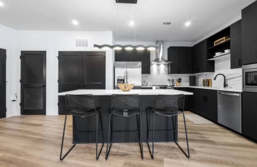 West End Condo | Electric - Odyssey - West End Top Floor 2 Bedroom - Minutes from Broadway
