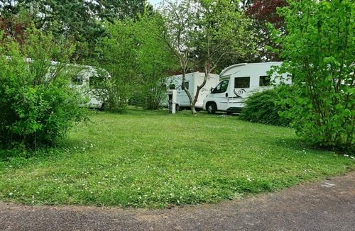 Besse-sur-Braye RV Rental | Electrified Camping Pitch