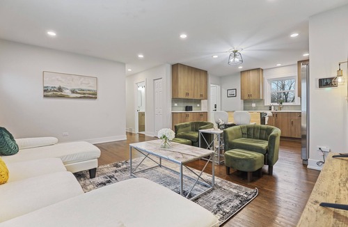 Arlington Heights House | Elegance: 4BR - 2 BT NEW Modern Ranch w/2 Living Rooms