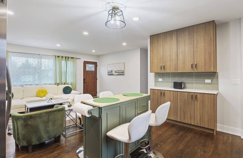 Arlington Heights House | Elegance: 4BR - 2 BT NEW Modern Ranch w/2 Living Rooms