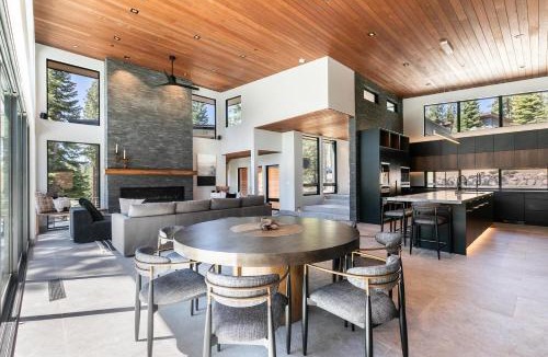 Ponderosa Palisades House | Elegance at Schaffer's Mill - Luxury 4 BR, Private Hot Tub, Pet Friendly!