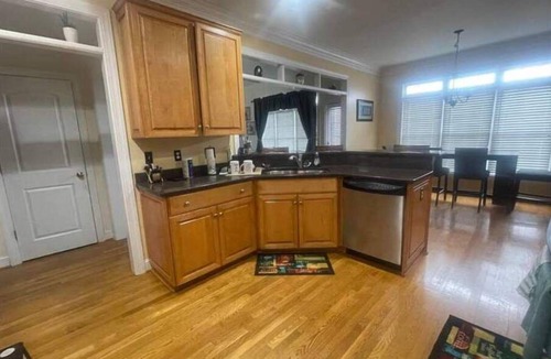Greenville House | Elegance & Comfort: Your Greenville Escape