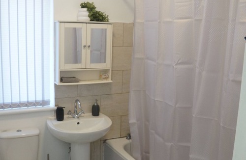 Openshaw Apartment | Elegance Suite