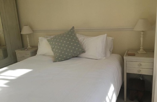 Cotham Apartment | Elegant 1 bed flat in Clifton Down with parking