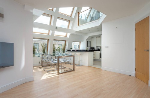 Downham Apartment | Elegant 1-Bed | Open-Plan Living | Free Parking