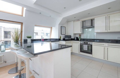 Downham Apartment | Elegant 1-Bed | Open-Plan Living | Free Parking