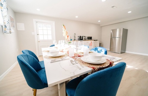 Hunter Mill House | Elegant 10BR/5BA | Private Parking । Great Falls