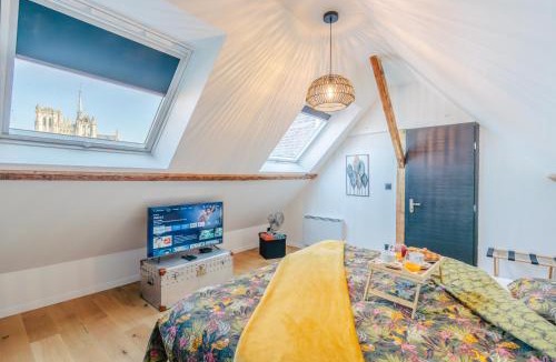 Saint-Leu Apartment | Elegant 120m2-Face cathedrale-6 pers-free Parking